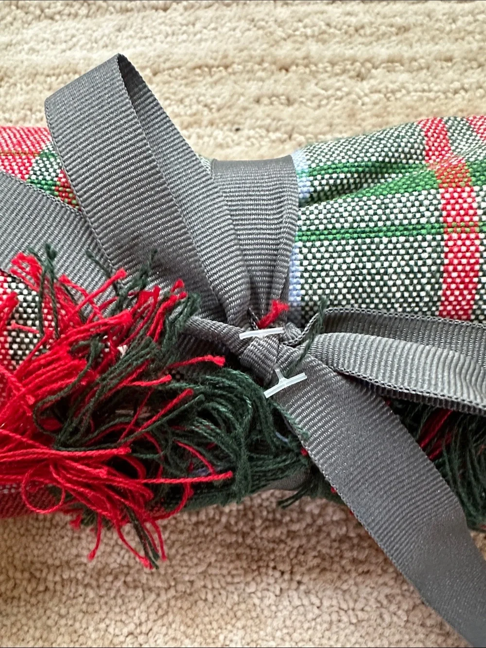 NWOT Threshold Red Green White Plaid Fringe Table Runner Classic Holiday Tartan